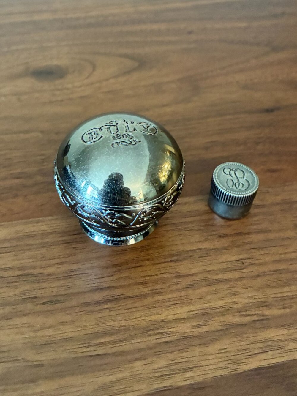 Officine Universelle buly 1805 Screw on Replacement Caps (set of 2)